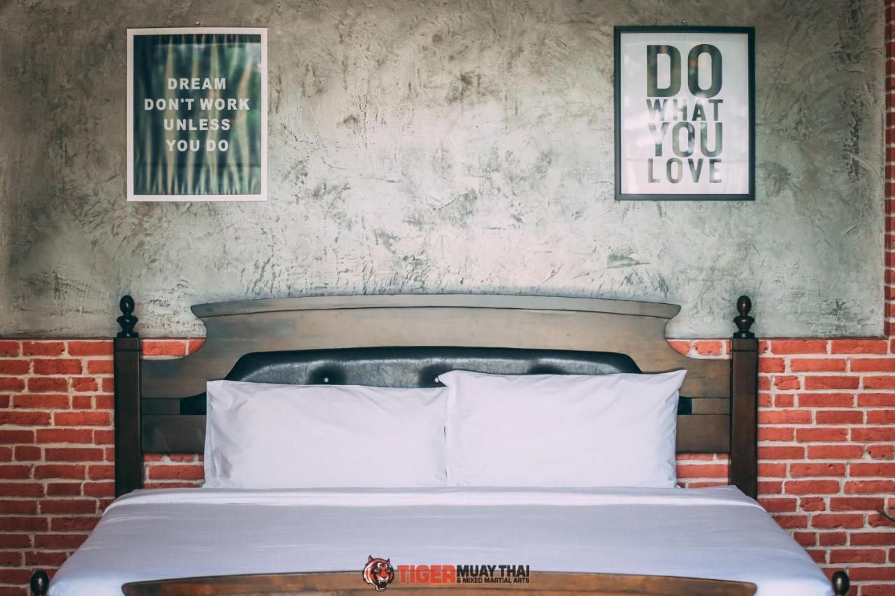Tiger Hillside Hotel Phuket Exterior foto